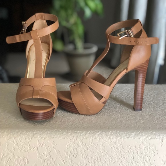 Jessica Simpson - Picture 2 of 4